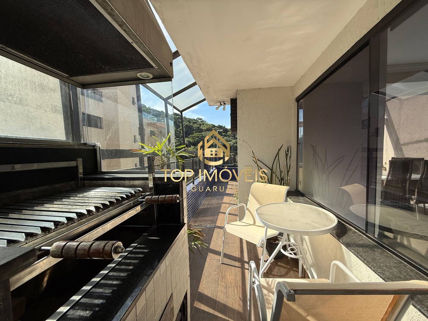 Cobertura à venda e aluguel com 3 quartos, 200m² - Foto 2