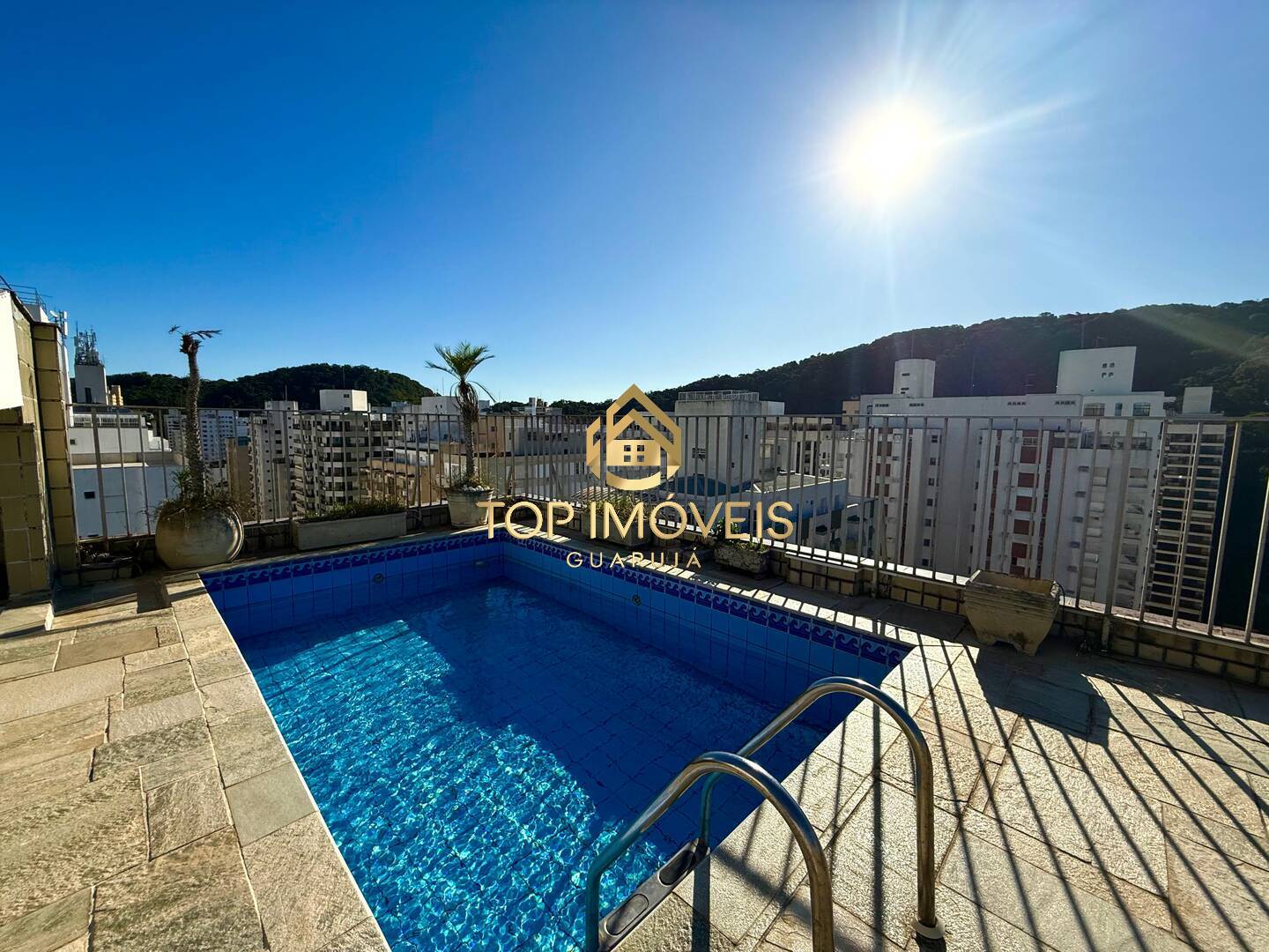 Cobertura à venda com 4 quartos, 250m² - Foto 1