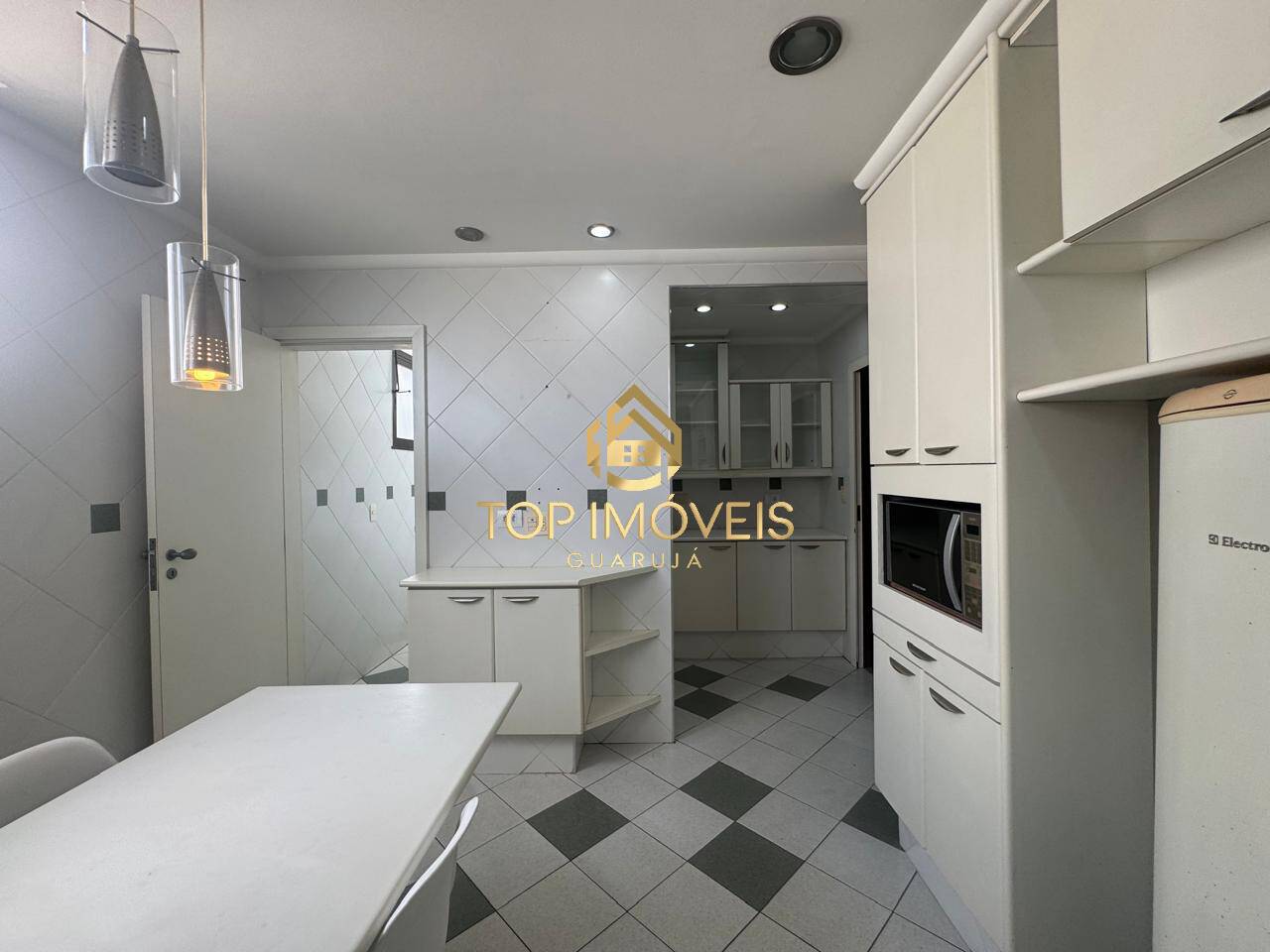 Apartamento para alugar com 4 quartos, 240m² - Foto 18
