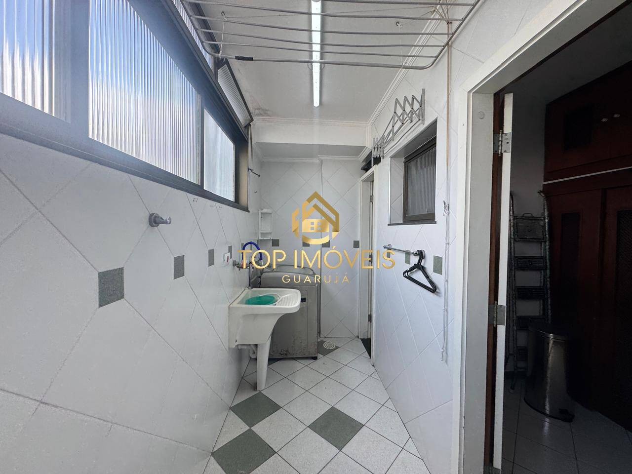 Apartamento para alugar com 4 quartos, 240m² - Foto 22