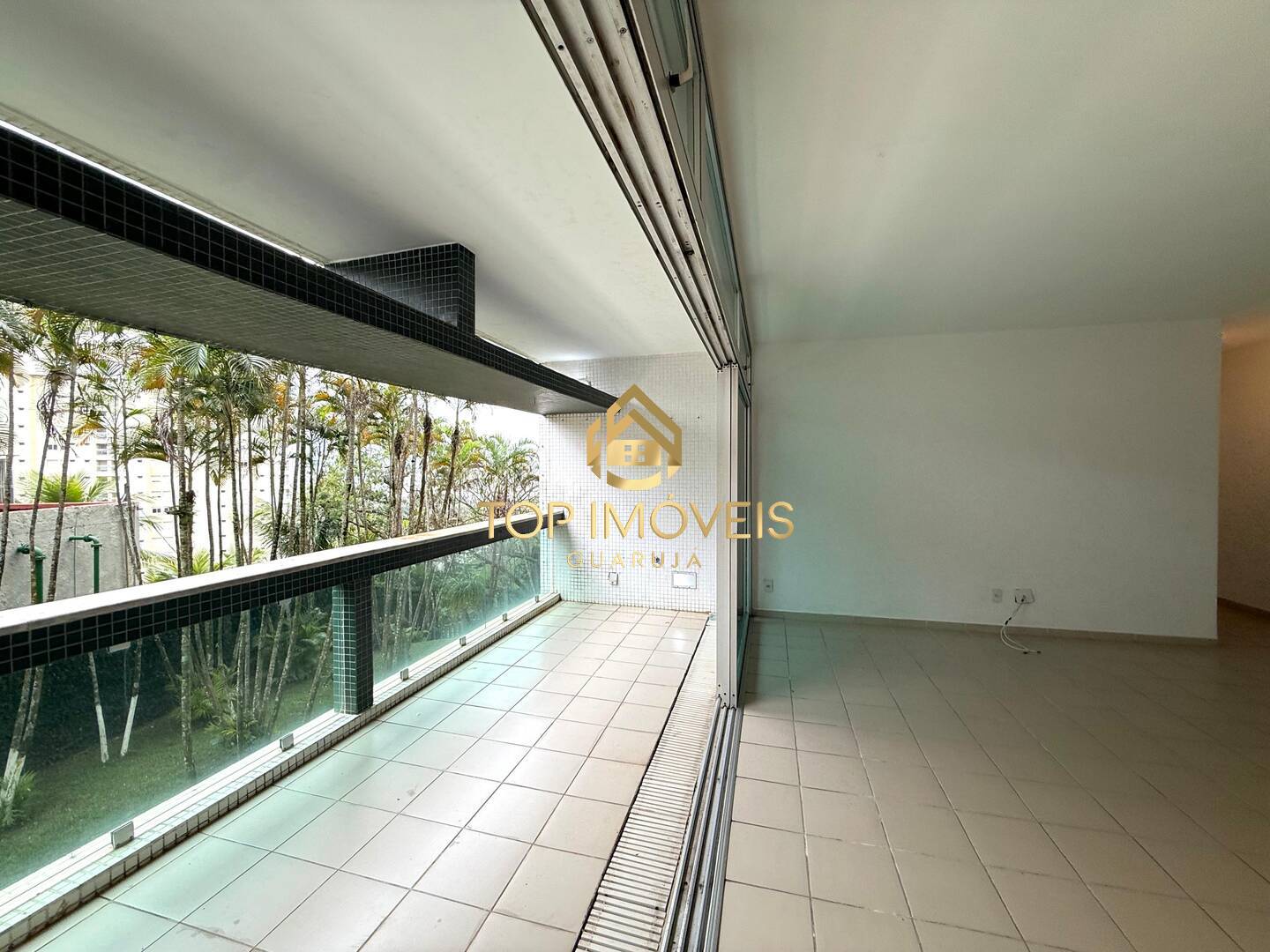 Apartamento para alugar com 3 quartos, 150m² - Foto 2
