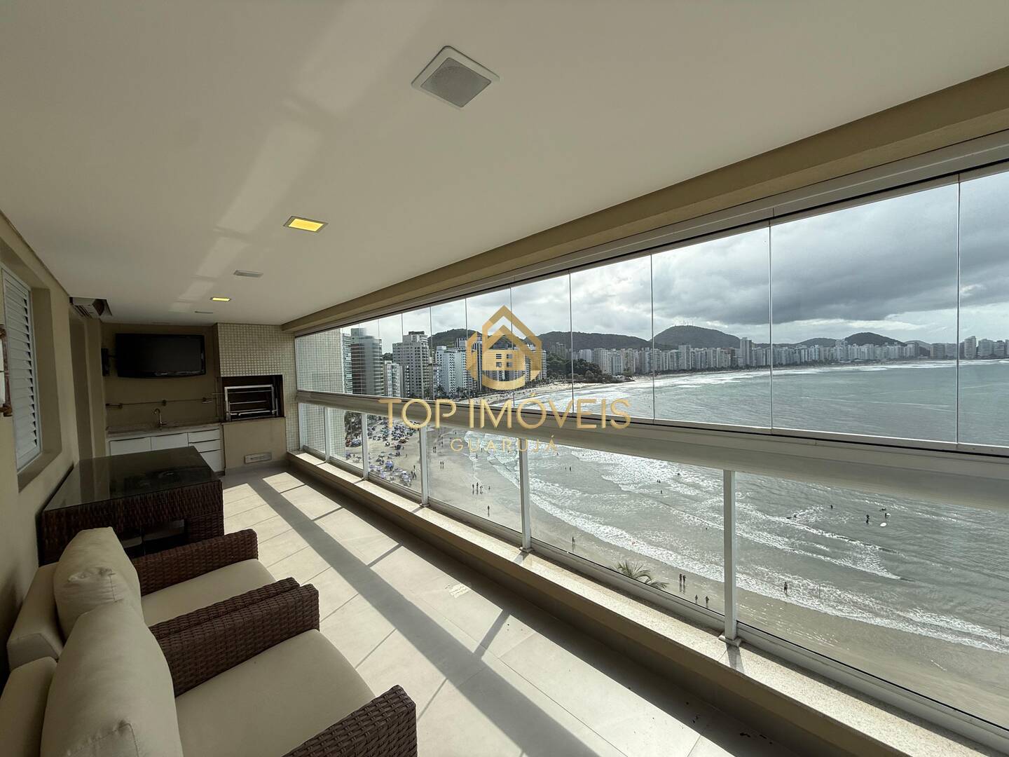 Apartamento à venda com 3 quartos, 206m² - Foto 1